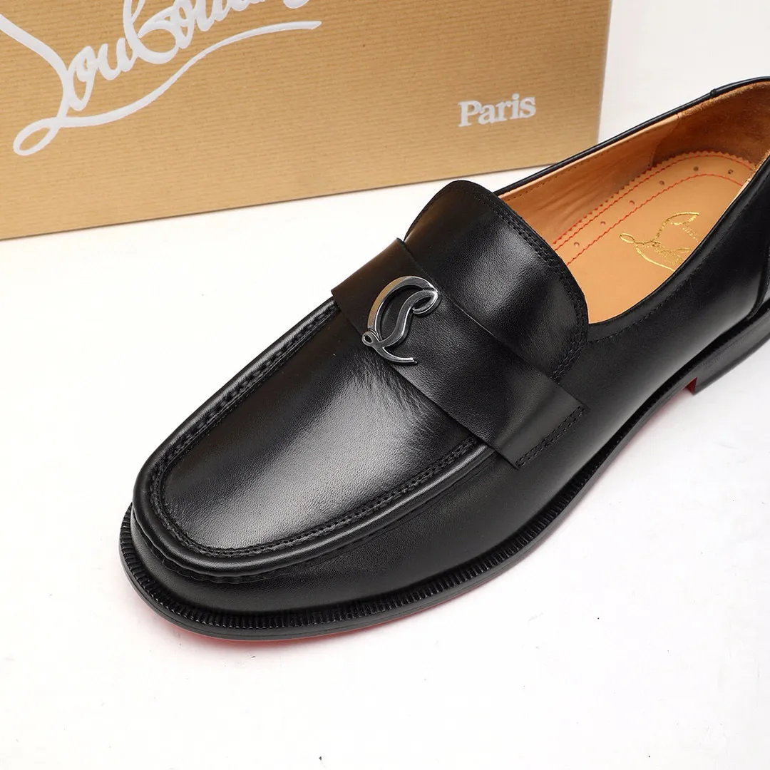 Batch 1,080 yuan 💰••New real shots••CL～High-end men’s 👔casual•loafers with red soles! ••🆑Genuine and top-quality goods from original orders ••✅💯 Purchase goods from top-quality original orders! Original imported patterned cowhide ➕Imported cowhide lining ➕Cowhide feet ➕Original leather outsole~🉑️Feel free to compare the authentic ones! Size: 38-44 (45.46.47 can be customized)